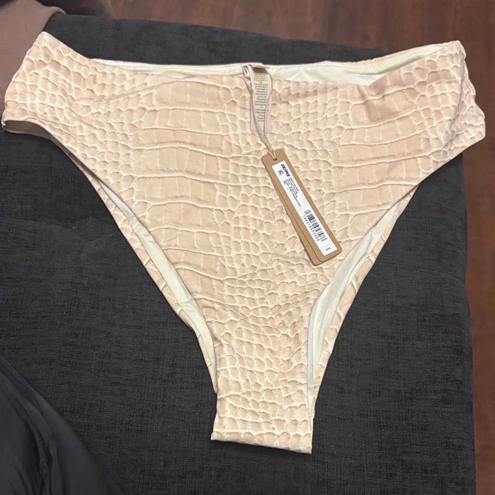SKIMS Beige Textured High-Cut Bikini Bottom